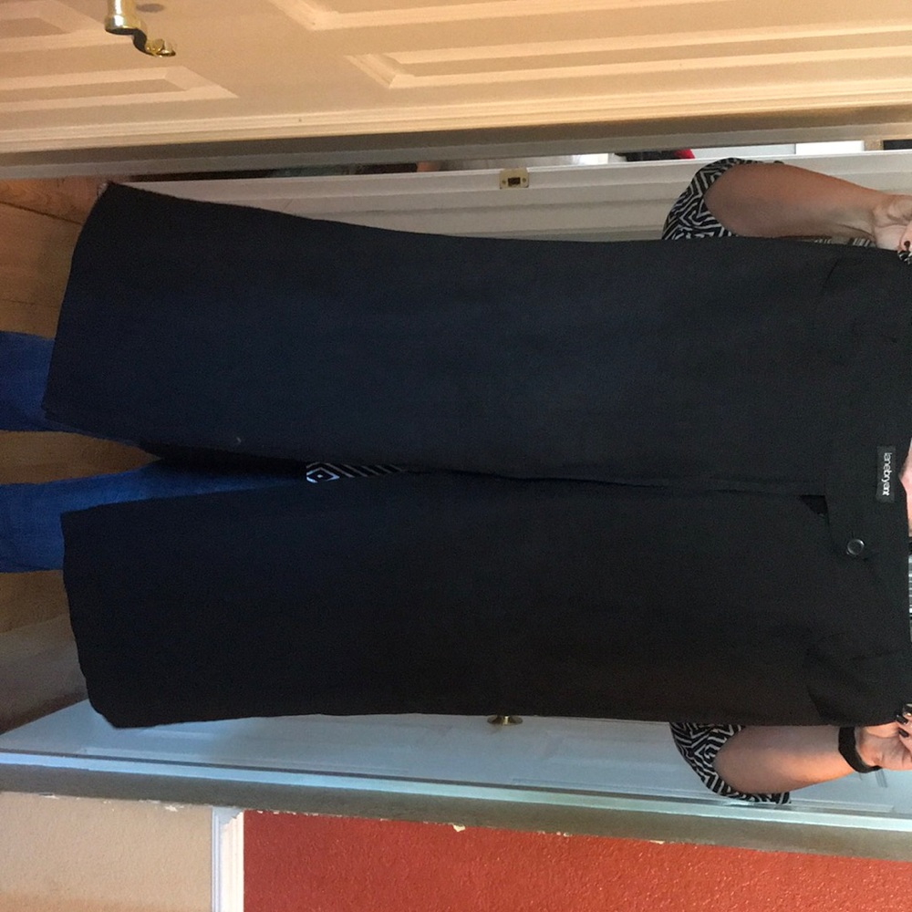 Black Knee Length Capris